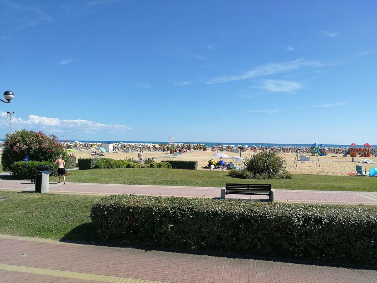 Condominio Moschettieri Bibione Exterior foto